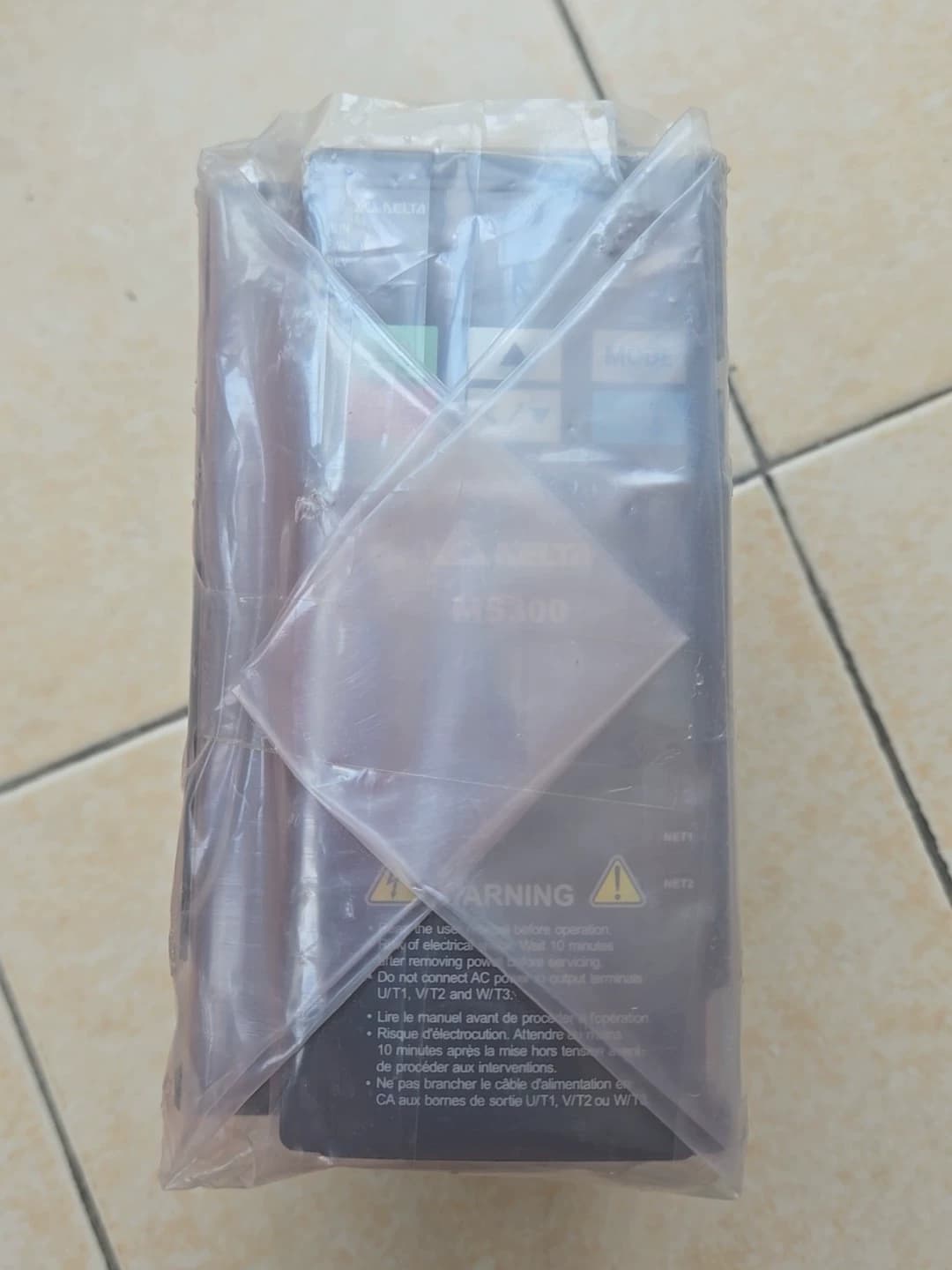 100% tout nouveau original et véritable Delta 220V 1.5KW VFD7A5MS21ANSAA convertisseurs de fréquence entraînement servomoteur