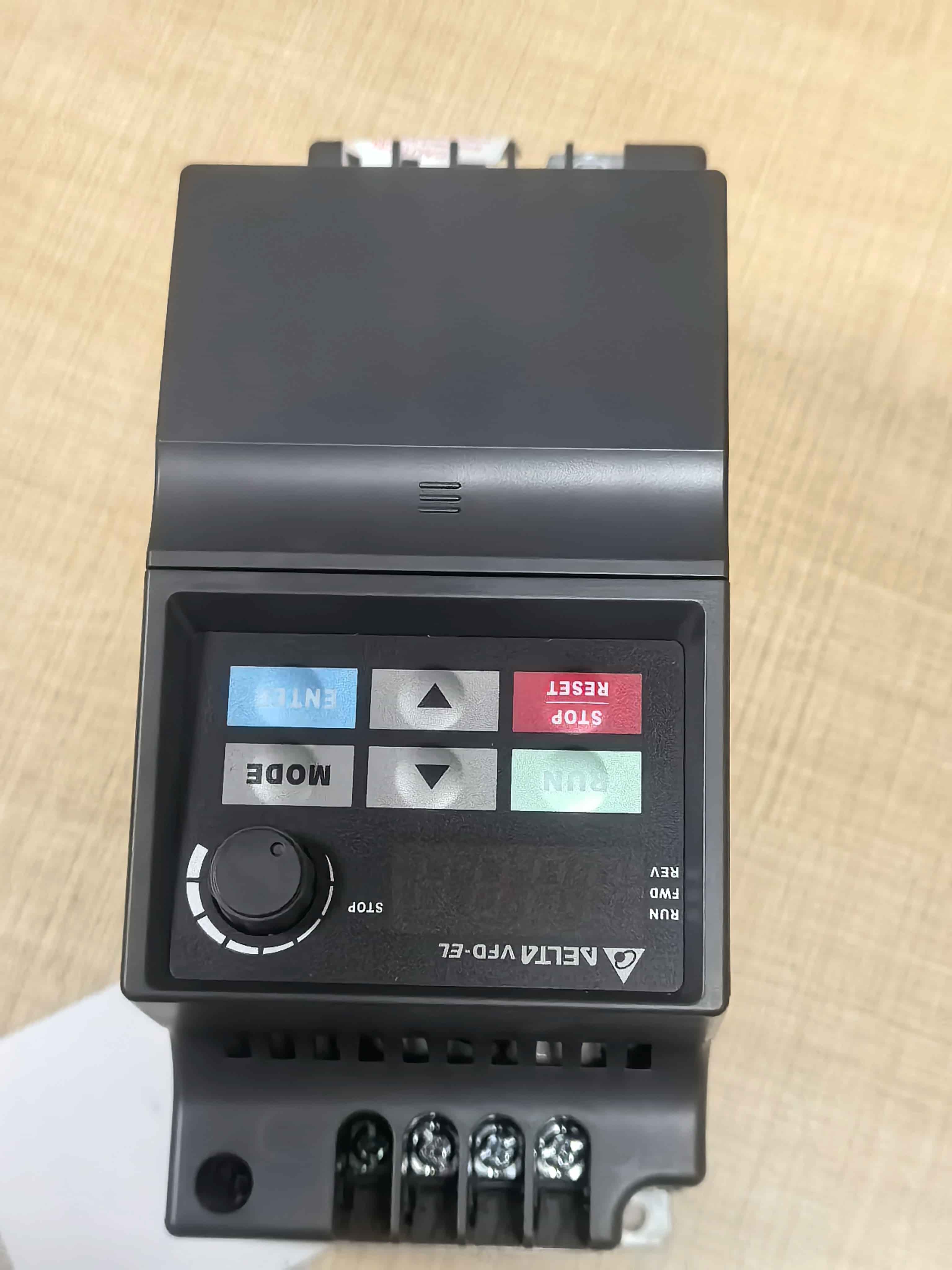 Convertisseur de fréquence Delta VFD007EL43A, 100% neuf, original et authentique, servomoteur d'entraînement