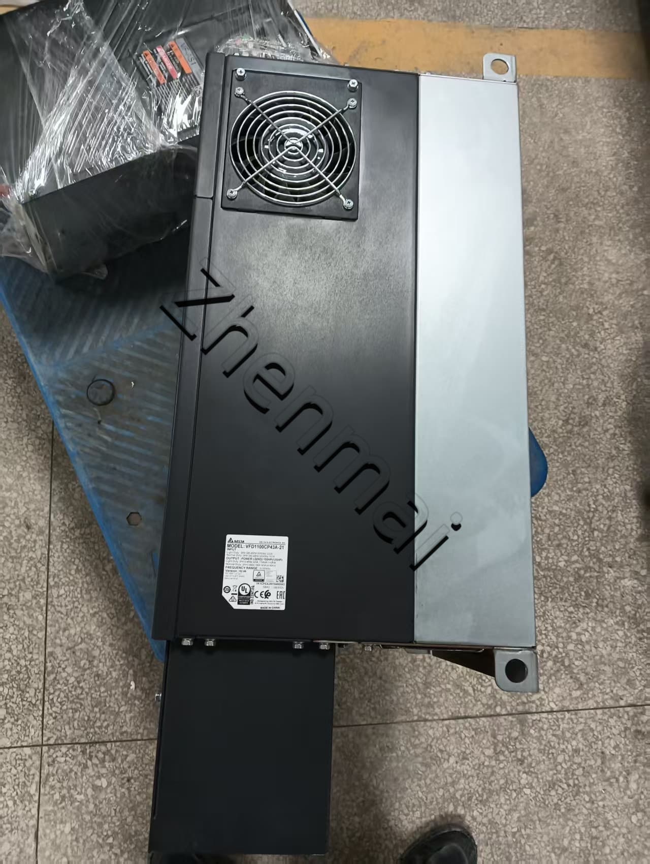 100% tout neuf original et authentique Delta VFD1100CP43A-21 380V110KW convertisseurs de fréquence entraînement servomoteur
