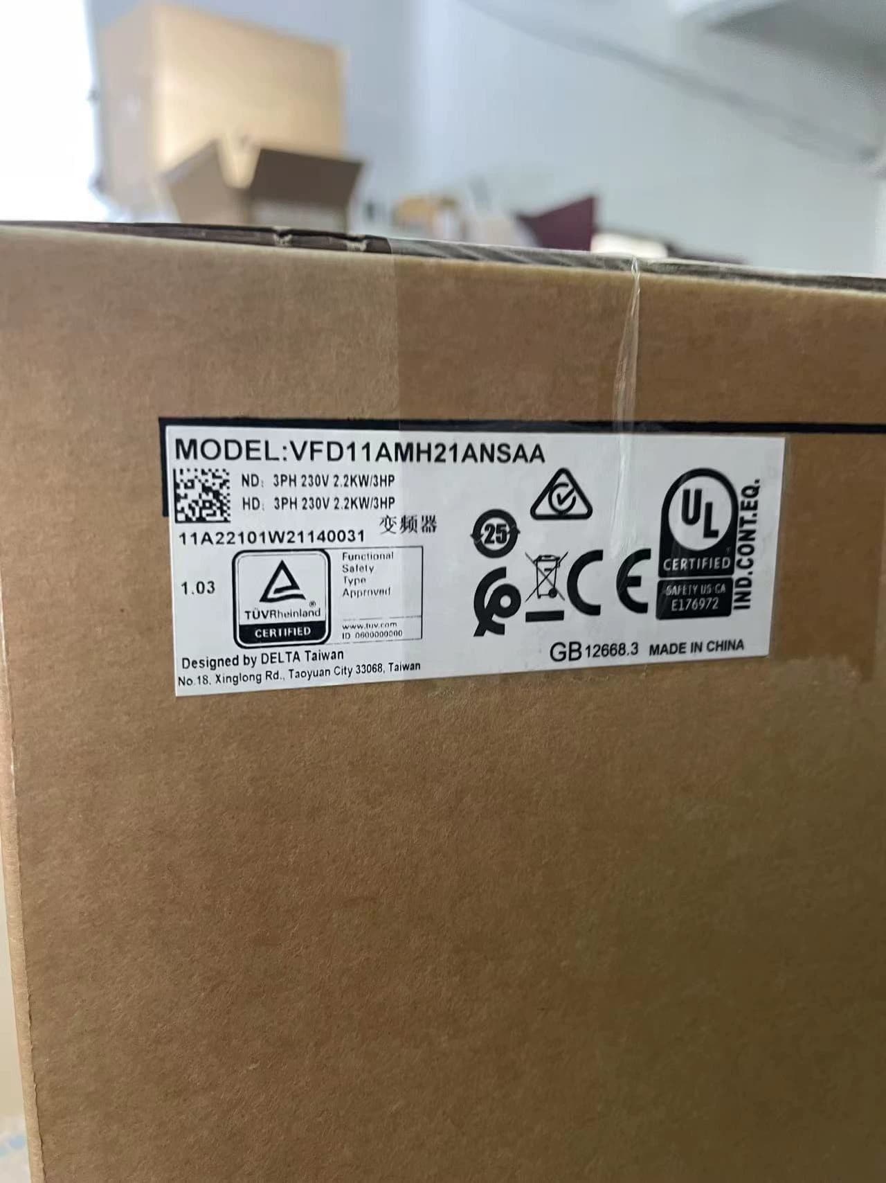 100% tout nouveau original et authentique Delta VFD11AMH21ANSAA 2.2KW 220V convertisseurs de fréquence entraînement servomoteur