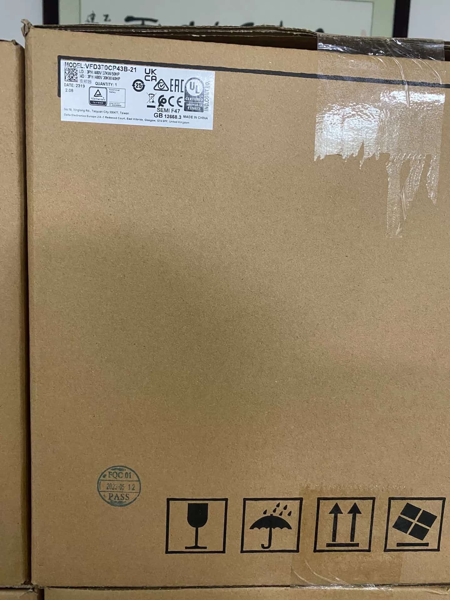 100% tout neuf, original et authentique Delta VFD370CP43B-21 380V37KW convertisseurs de fréquence entraînement servomoteur