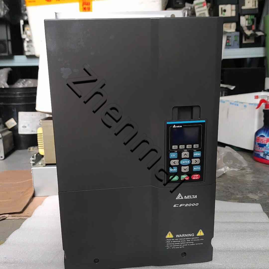 100% tout nouveau original et véritable Delta VFD550CP43S-00 380V55KW convertisseurs de fréquence entraînement servomoteur