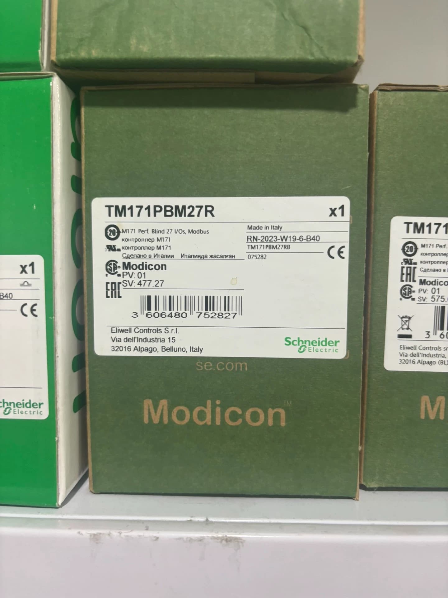 100% tout neuf, original et authentique Schneider TM171PBM27R Convertisseurs de fréquence, disjoncteurs, contacteurs, dispositifs de protection