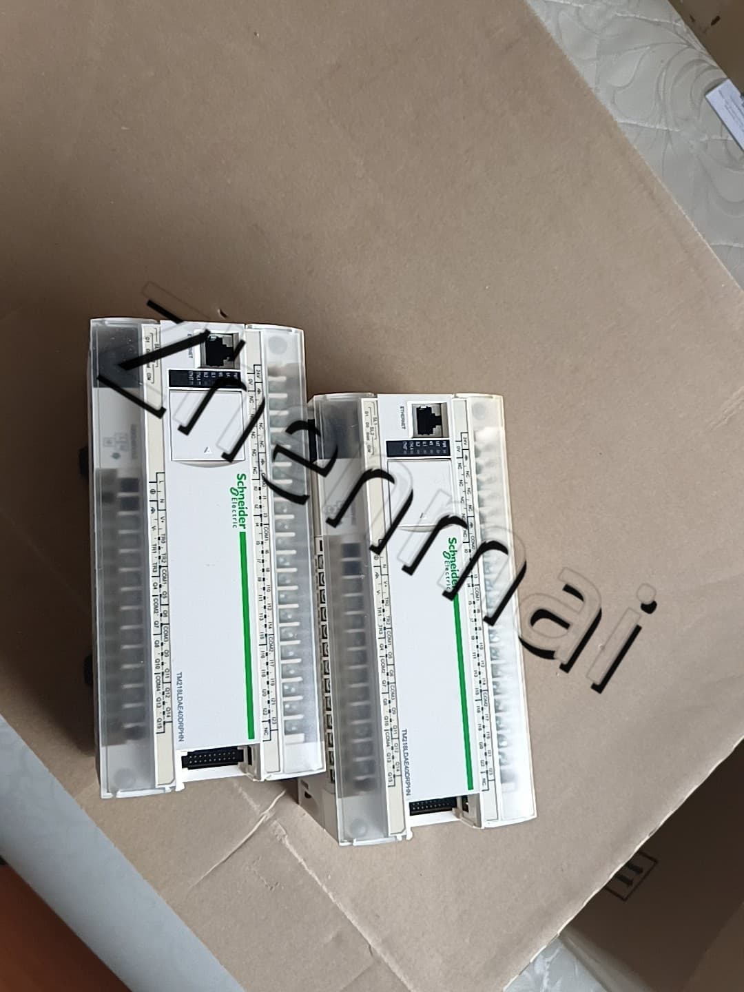 100% neuf, original et authentique Schneider TM218LDA40DRPHN Convertisseurs de fréquence, disjoncteurs, contacteurs, dispositifs de protection