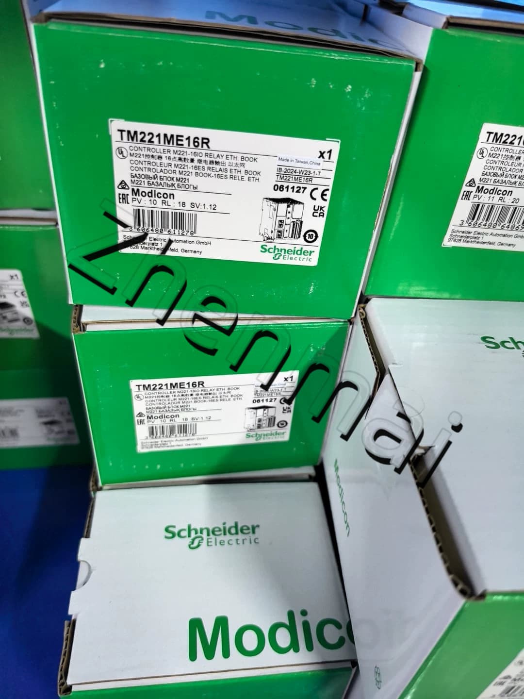 100% tout neuf, original et authentique Schneider TM221ME16R Convertisseurs de fréquence, disjoncteurs, contacteurs, dispositifs de protection