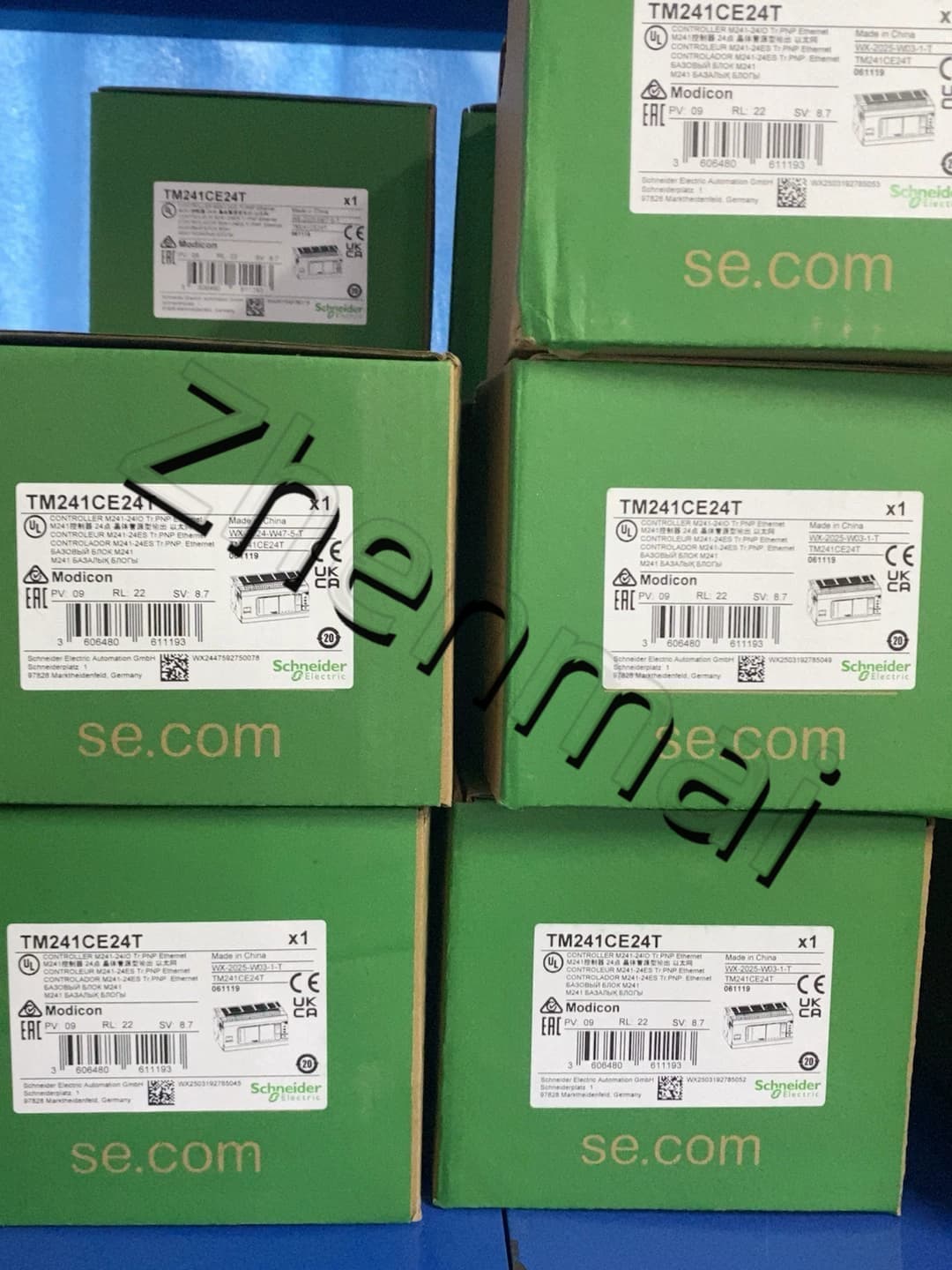 100% tout neuf, original et authentique Schneider TM241CE24T Convertisseurs de fréquence, disjoncteurs, contacteurs, dispositifs de protection