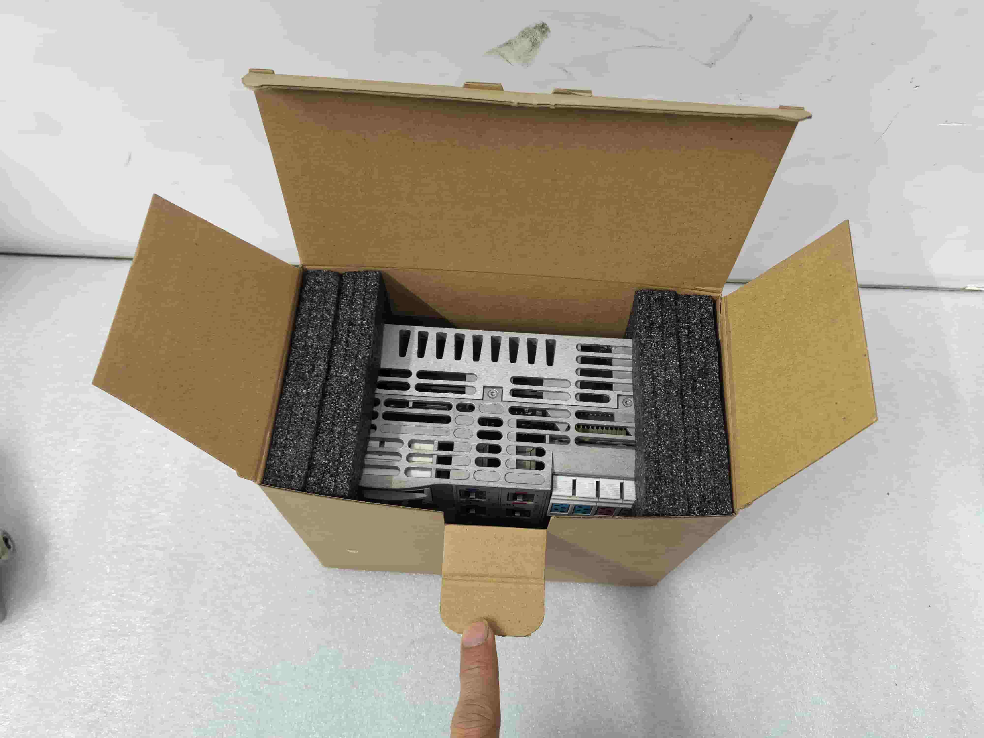 Tout nouveau servomoteur Bosch Rexroth d'origine CML45.1-3P-504-NA-NNNN-NW servomoteur expédition rapide