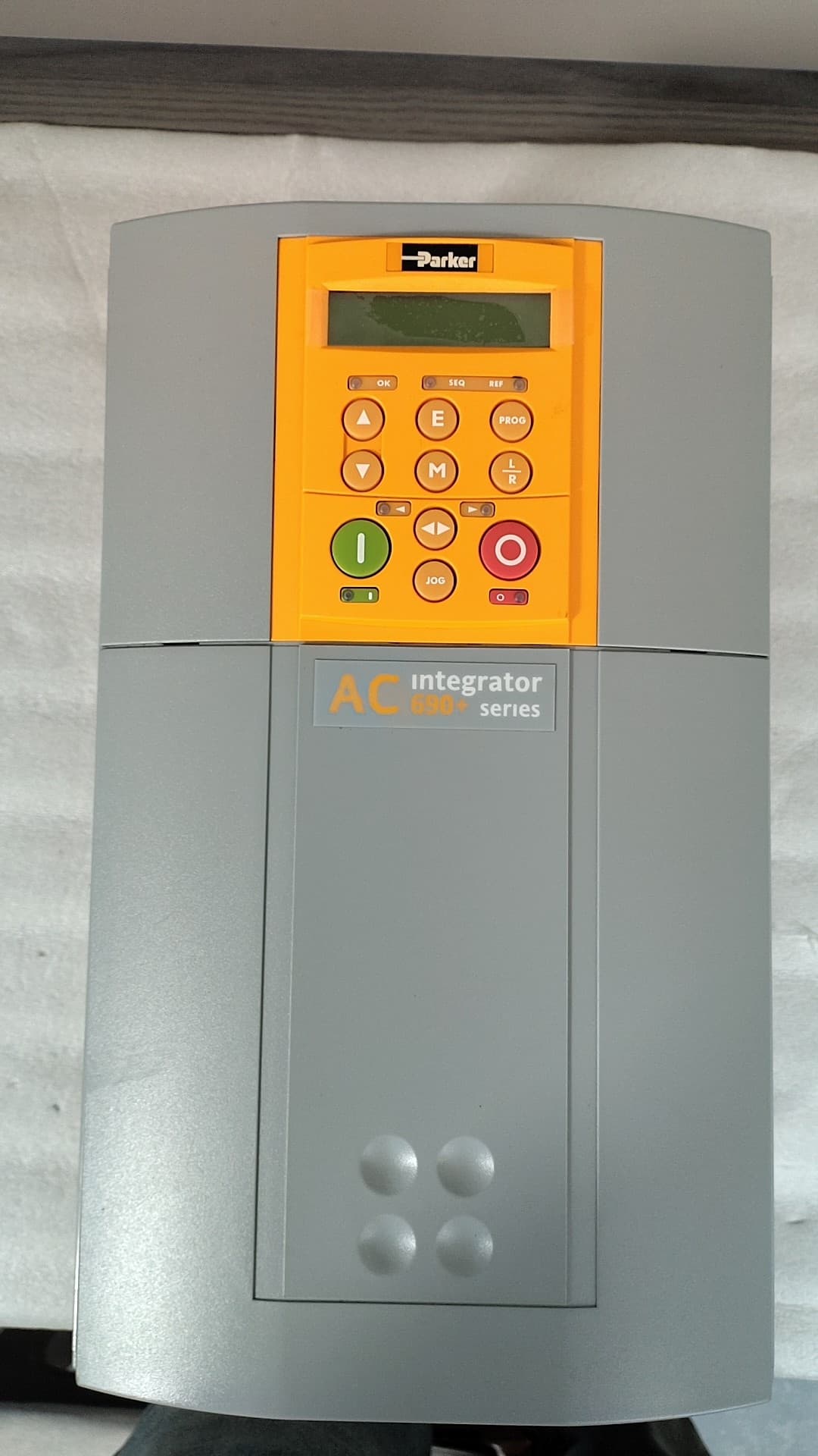 Tout nouveau servomoteur d'origine Parker 690-432230C0-B00P00-A400, entraînements à fréquence variable, contrôleurs de servomoteurs, expédition rapide