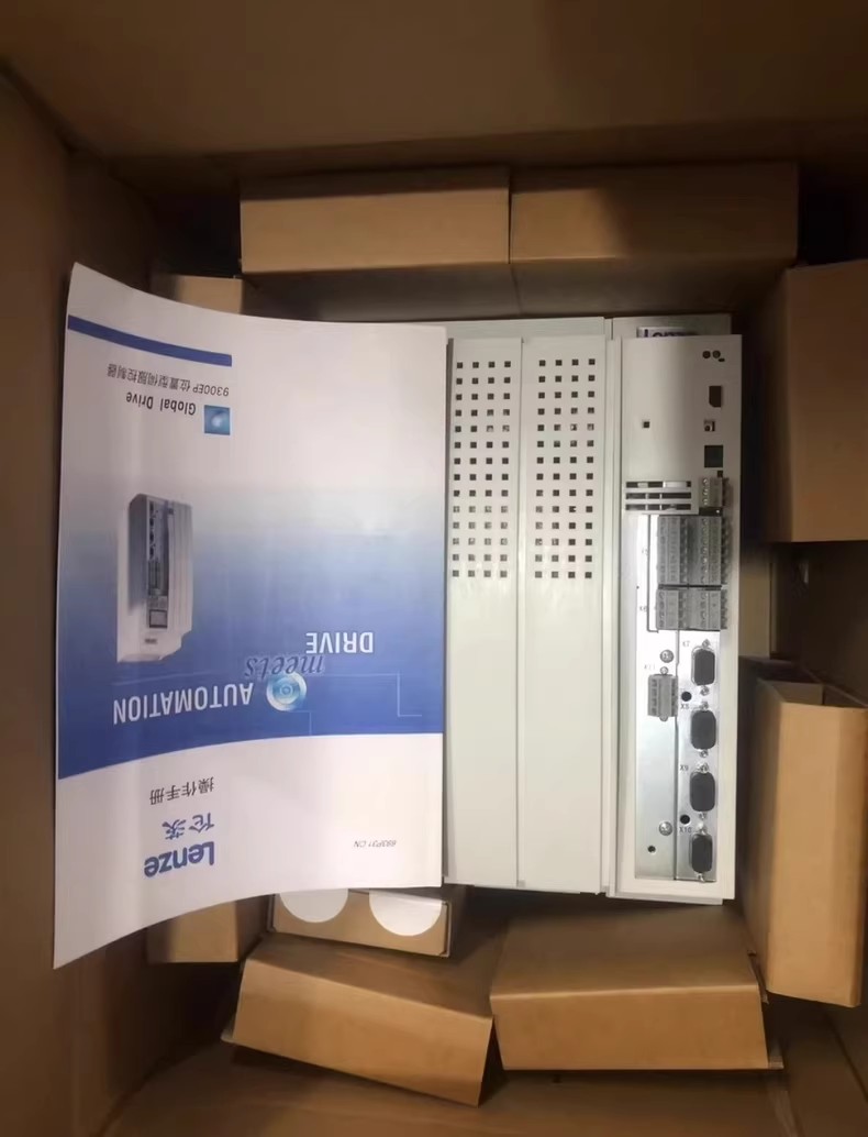 Véritable nouveau module d'E/S industriel Lenze E82EV551-4C FedEx DHL expédition rapide