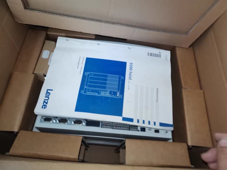 Véritable nouveau module d'E/S industriel Lenze EVS9326-EV FedEx DHL expédition rapide