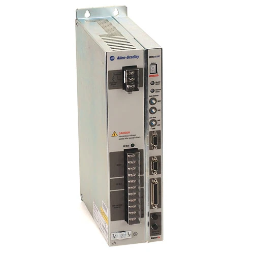 Nouveau servomoteur numérique d'origine Allen-Bradley 2098-DSD-030 série Ultra 3000 expédition rapide